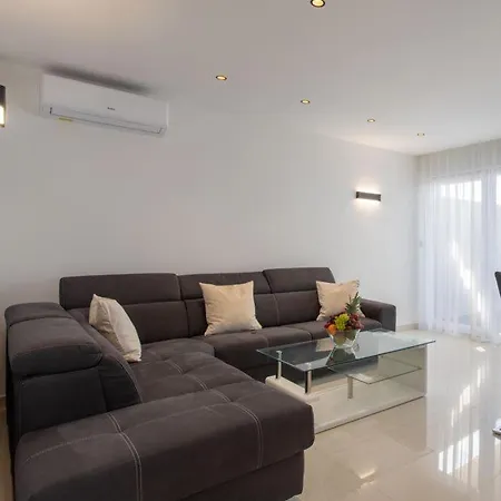 Luxury Viktoria Apartment Trogir